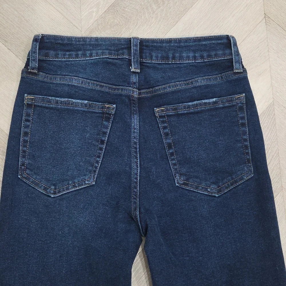 JBD Lola Slim Dark Wash, Raw Hem Jeans, Size 26 - Picture 4 of 7